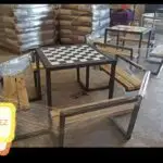 Mesa juego de escacs. Xanquímicos suministran mobiliario urbano y columpios parques infantiles