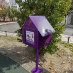 Collage buzón biblioteca lila. Xanquímicos suministran mobiliario urbano y buzón biblioteca exterior